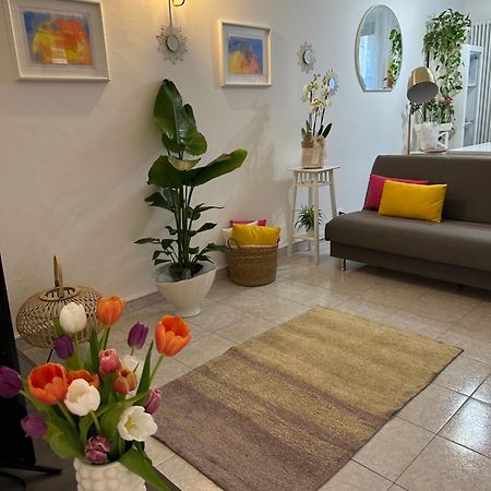 Appartamento Mirsie Bolonia Exterior foto