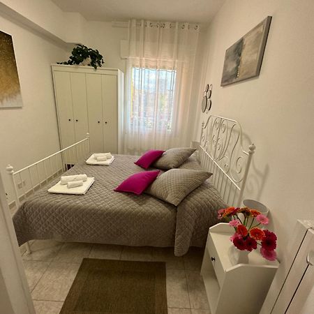 Appartamento Mirsie Bolonia Exterior foto