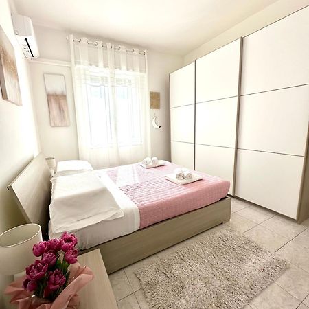 Appartamento Mirsie Bolonia Exterior foto