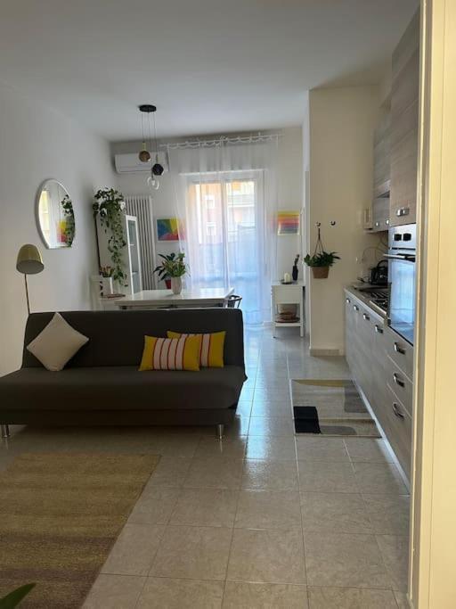 Appartamento Mirsie Bolonia Exterior foto