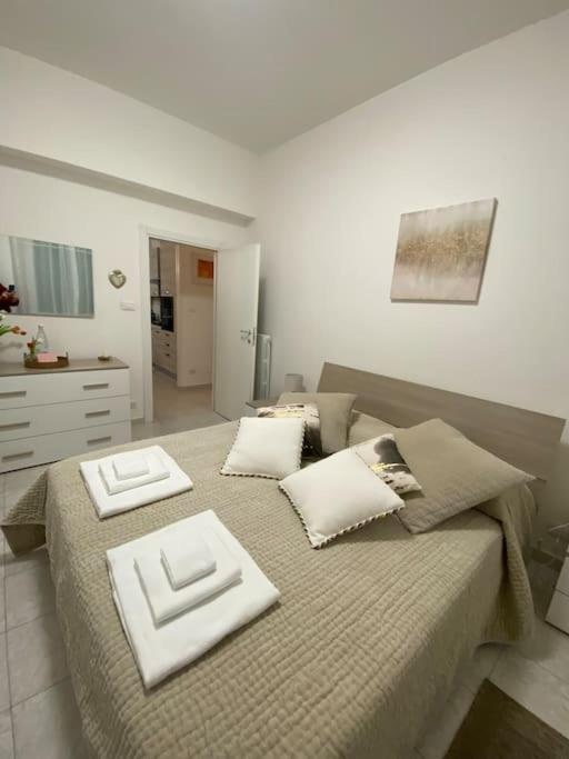 Appartamento Mirsie Bolonia Exterior foto