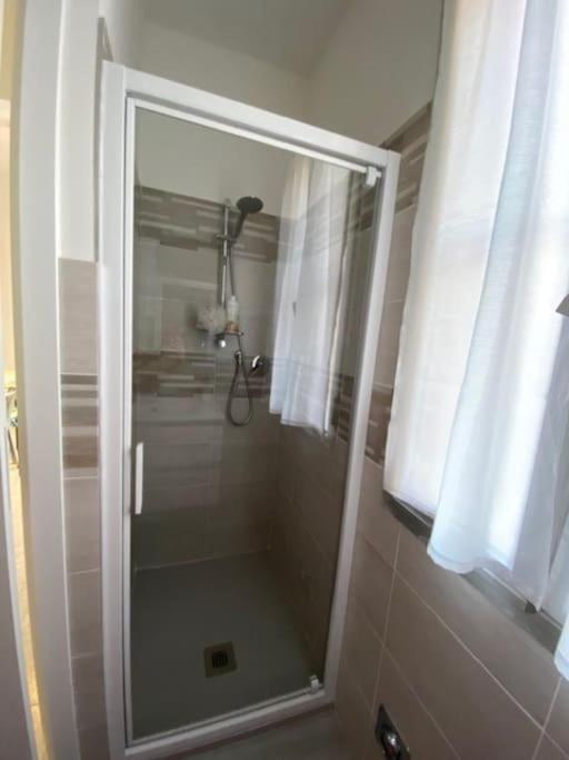 Appartamento Mirsie Bolonia Exterior foto